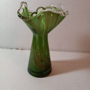 Handmade Swirling White & Yellow Verticle Colors  Scalloped Lip Art Glass Vase 